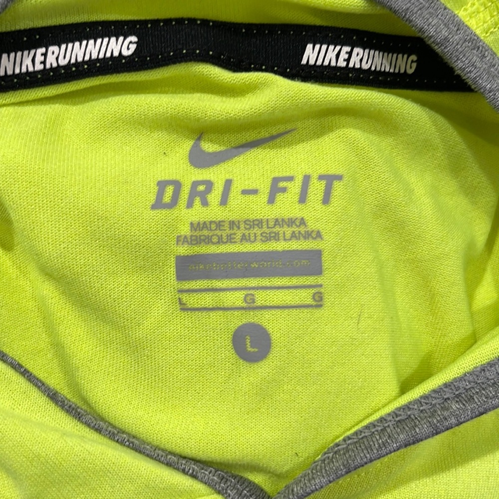 Nike top - Picture 4 of 5
